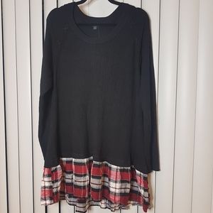 [Torrid] black long sleeve sweater with plaid